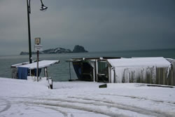 marché aux huitres sous la neige